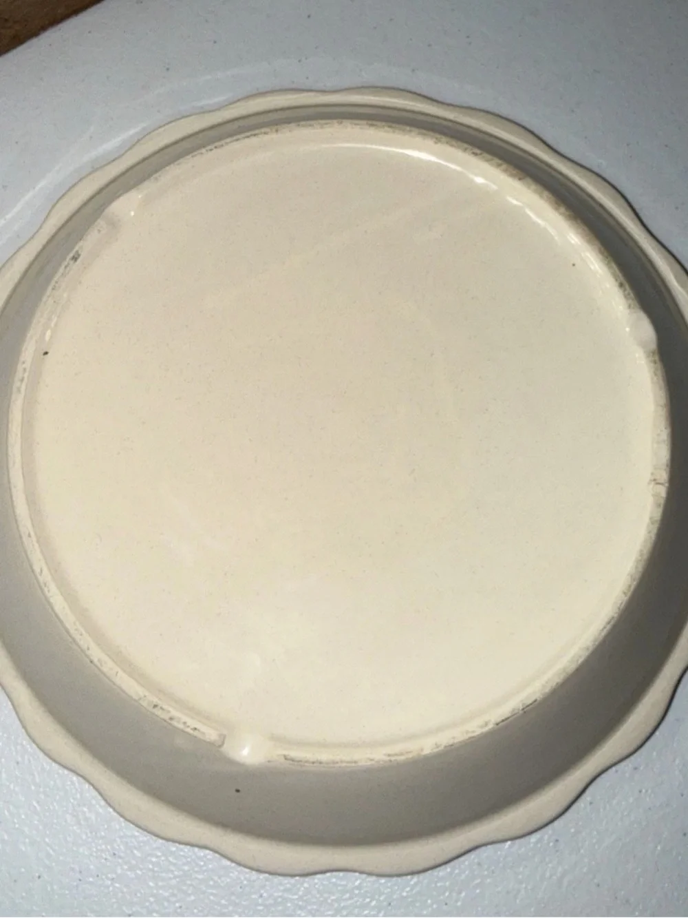 Apple Pie Ceramic Serving Plate - Cream with Red Graphics